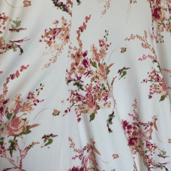 Floral ruffle dress - Picture 2 of 4